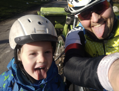 Skærmbillede 2020-03-17 kl. 15.14.28.png (520.06 KiB) Vist 43297 gange Adrian og far på tur